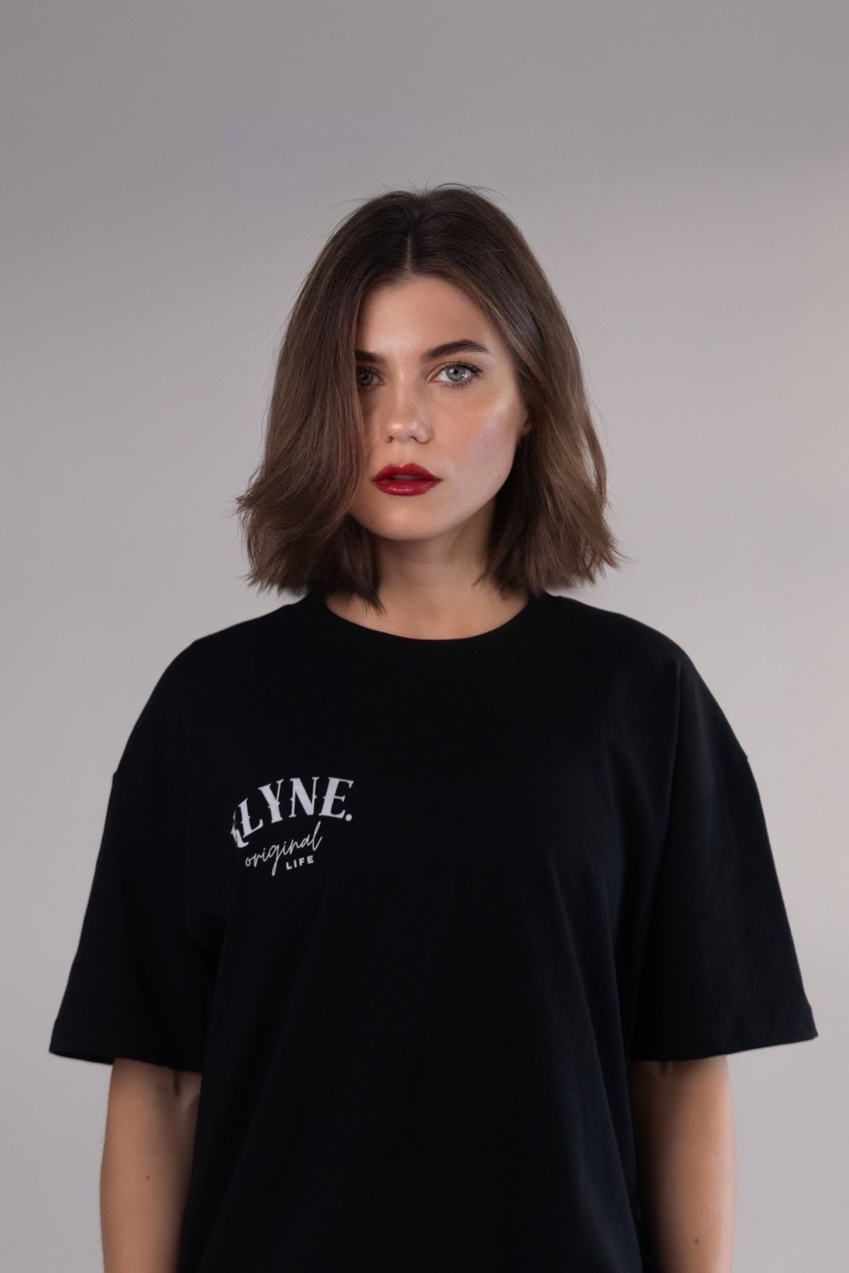 Women's Black T-Shirt 100% Cotton Oversized Fit Small Logo | Premium Basic Crew Neck Tee - KLYNE