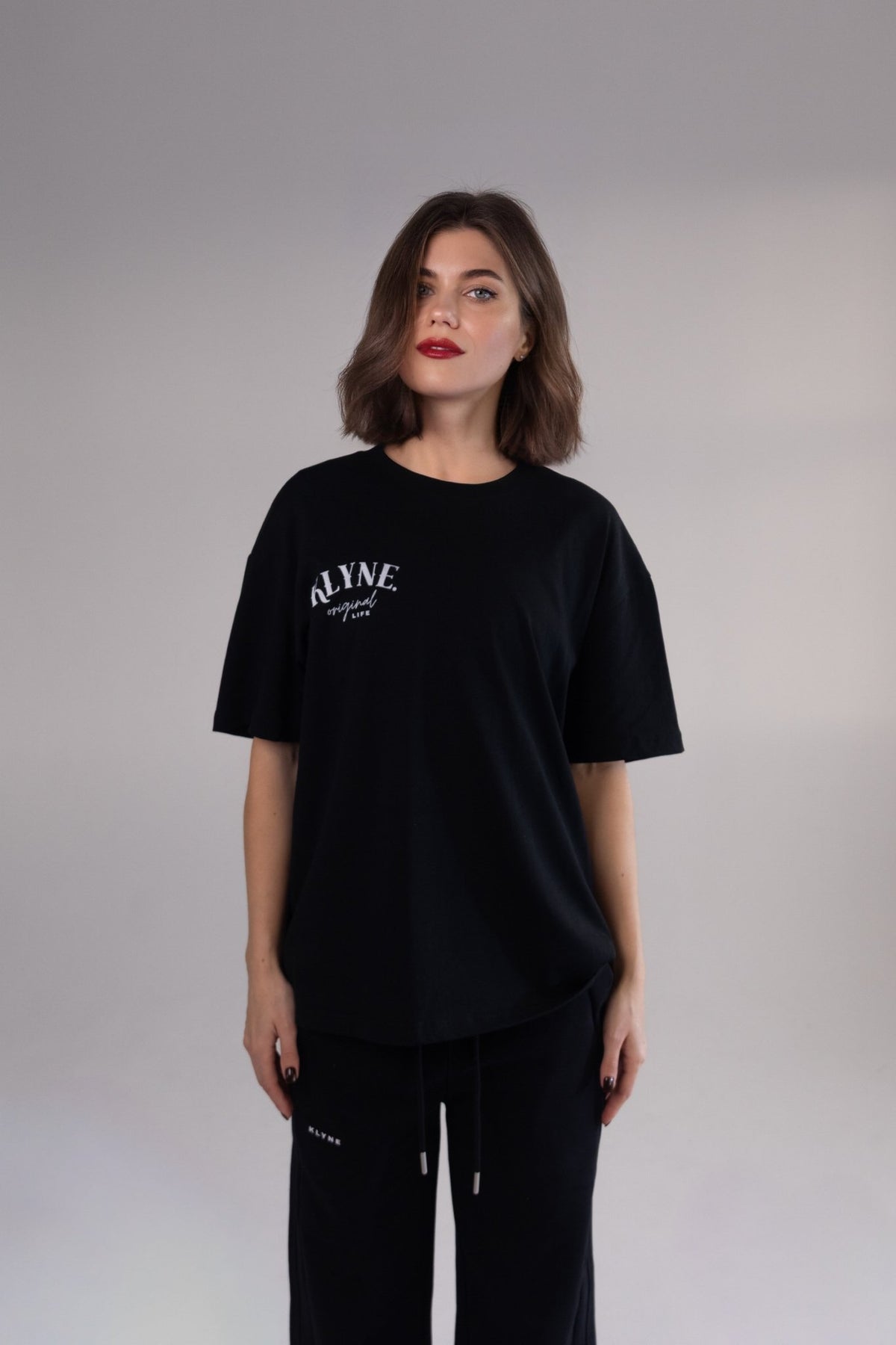 Women's Black T-Shirt 100% Cotton Oversized Fit Small Logo | Premium Basic Crew Neck Tee - KLYNE