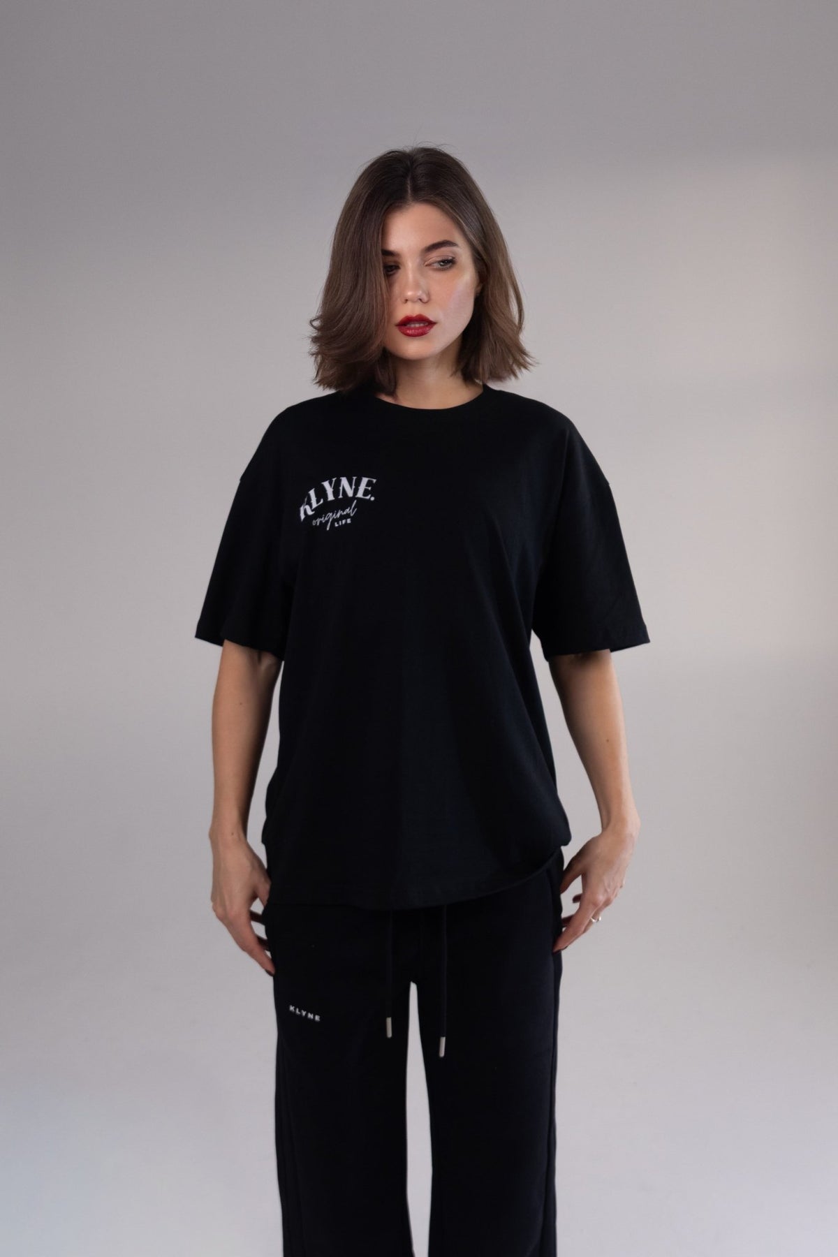 Women's Black T-Shirt 100% Cotton Oversized Fit Small Logo | Premium Basic Crew Neck Tee - KLYNE